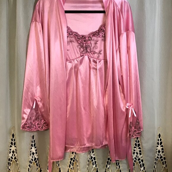 Sexy  2 pieces pink satin & embroidered lace lingerie set size M-L - Picture 1 of 8